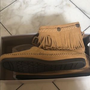 Minnetonka short moccasin boots